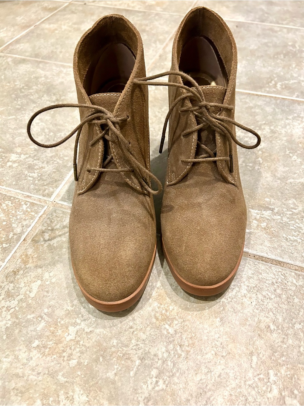 Women’s Johnston & Murphy Lace Up Ankle Boot in brown suede